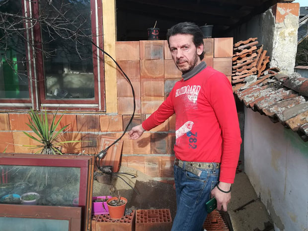 Горан уместо продајом бубрега, ШТРАЈКОМ ГЛАЂУ тражи решење за дуг: Из ЕПС потражују више од два и по милиона